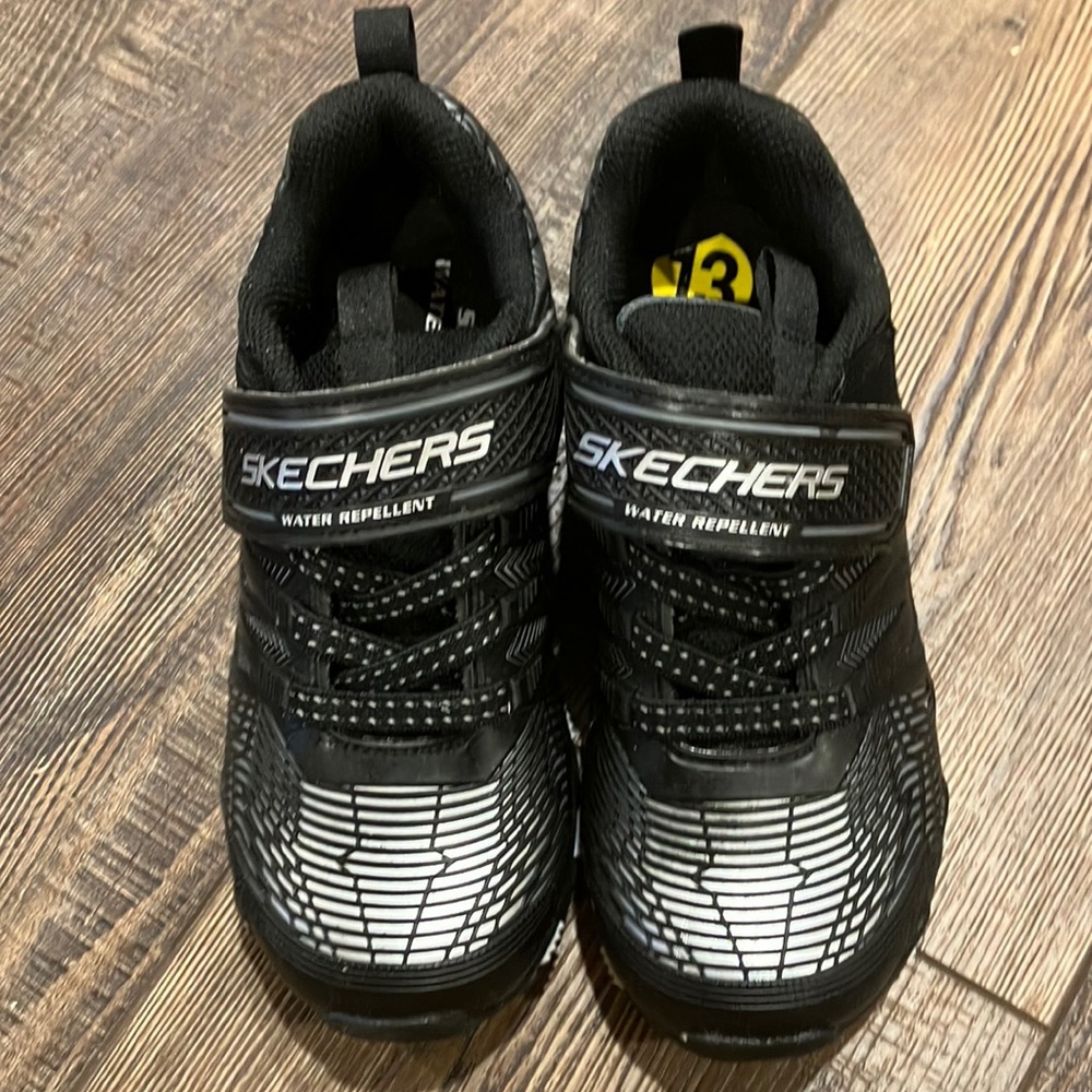 NWOT sketchers 13 sneakers